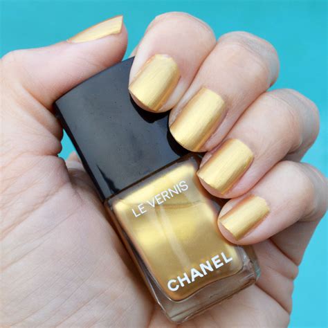 chanel chaine d'or nail polish|chanel nail varnish colors.